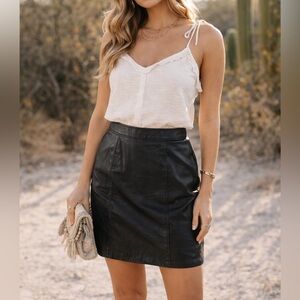 Byrnes and Baker. 100% Leather Skirt. Size 8. Excellent Vintage Condition. Lined